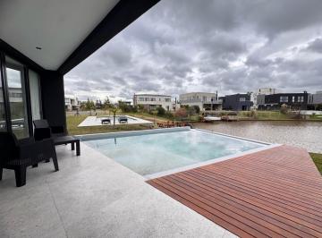 Casa · 221m² · 4 Ambientes · 3 Cocheras · Casa Venta El Canal Villanueva 4 Dorm. Galería Parrilla Náutico