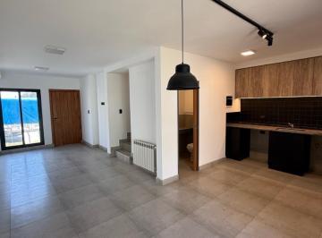 Casa · 180m² · 5 Ambientes · 1 Cochera · Casa en Venta 3 Dorm. 3 Baños Patio Pileta 24 Hs Seguridad