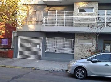 Garage · 15m² · Cochera Cubierta Porton Automatico