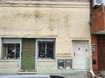 Local comercial · 128m² · 7 Ambientes · Venta de Casa con Local Al Frente en Sarandi Partido de Avellaneda