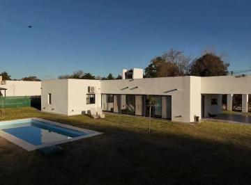 Casa de 2 ambientes, Carmen de Areco · Casa en Venta. Excelente Oportunidad!