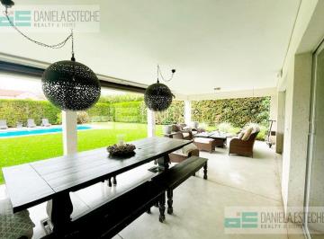 Casa · 282m² · 6 Ambientes · 2 Cocheras · Casa Barrio Ayres de Pilar en Alquiler Amoblada