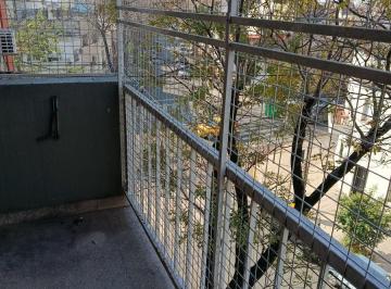 Departamento de 2 ambientes, Flores · 2 Amb. 3ºpiso. Fte. Bcon. Bajas Expensas.