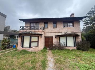 Casa · 978m² · 5 Ambientes · 2 Cocheras · Gran Oportunidad en Nautico de Escobar!