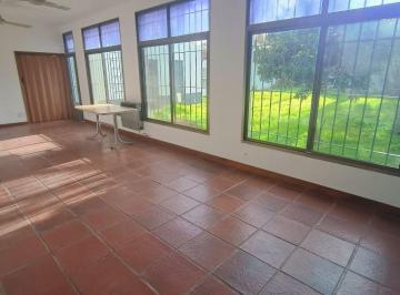Casa de 4 ambientes, San Isidro · Casa en Venta en Boulogne | 4 Ambientes | Gran Jardín Sobre Lote de 394 m²