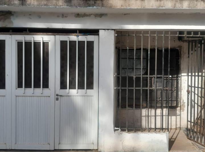 Casa · 200m² · 1 Dormitorio · 2 Cocheras