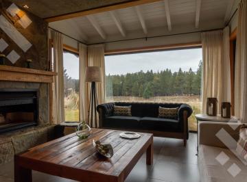 Casa · 226m² · 4 Ambientes · 1 Cochera · Casa en Venta 3 Dorm. - B° Chapelco Golf - San Martin de Los Andes