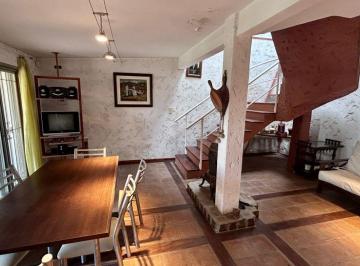 Casa de 8 ambientes, Villa Carlos Paz · San Antonio de Arredondo. 2 Dormit. Moderna. Se Recibe Menor. Apto Credito. a 4 Cuadras del Rio.