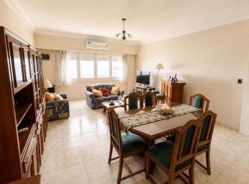 Departamento · 95m² · 4 Ambientes · Amplio 3 Ambientes con Dependencia Frente Al Mar