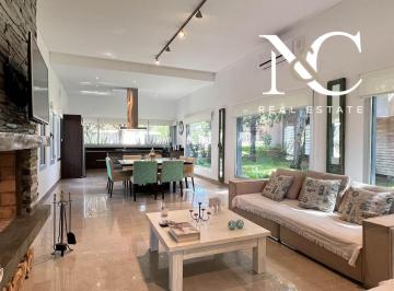 Casa · 200m² · 4 Ambientes · Casa en Venta en Costa Esmeralda Gas Natural