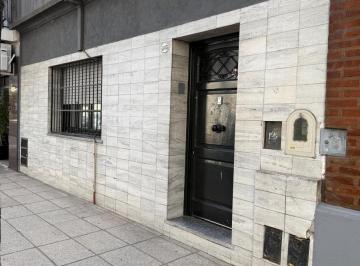 Casa · 145m² · 4 Ambientes · PH en Alquiler - 3 Dorm. 2 Baños - 150 m - Almagro
