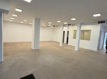 Local comercial de 5 ambientes, Tandil · Local de 200 m² en Alquiler en Centro