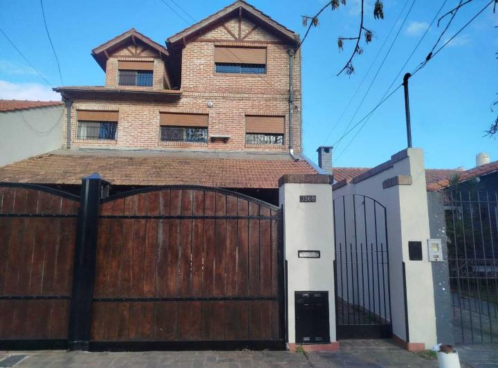 Casa · 250m² · 5 Ambientes