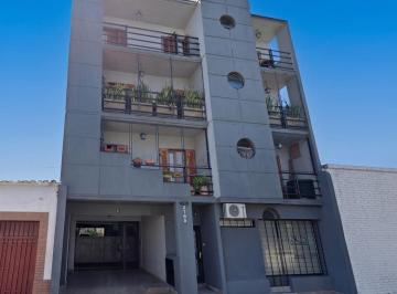 Departamento · 100m² · 5 Ambientes · 1 Cochera · Alquiler! Amplio Departamento de 3 Dorm. en Crisóstomo Álvarez 2165 (Piso 3 por Escalera), Smt