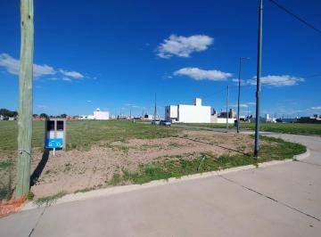 Terreno · 351m² · Terreno Esquina en Pampas de Manantiales. Lote 33. Mz 61