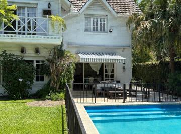 Casa · 407m² · 6 Ambientes · 7 Cocheras · Casa en Alquiler Temporario en Santa Rita, San Isidro