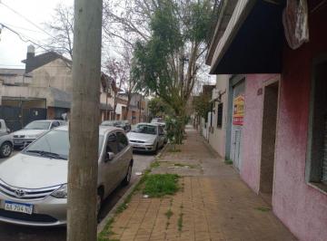 PH de 4 ambientes, Vicente López · Estupenda Casa/ph 1° Piso por Escalera Ideal Para Inversión con Muy Buena Renta por Ubicación!