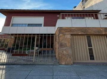 Casa de 4 ambientes, General San Martín · Impecable Casa de Cuatro Ambientes Amueblada Sobre Lote Propio