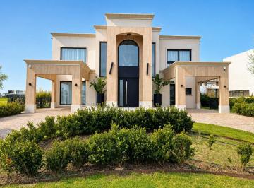 Casa · 231m² · 4 Ambientes · 4 Cocheras · Oportunidad Casa en Terralagos