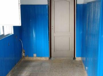 Local comercial · 25m² · Alquiler Local Av Los Quiles y Montevideo - Bernal - Ideal Kiosco o Consultorio