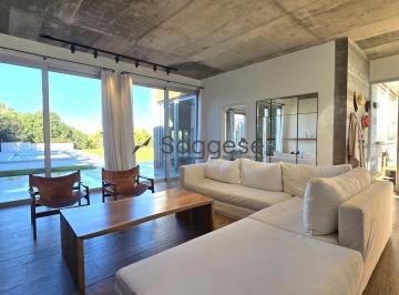 Casa · 345m² · 6 Ambientes · 2 Cocheras · Casa en Rumenco