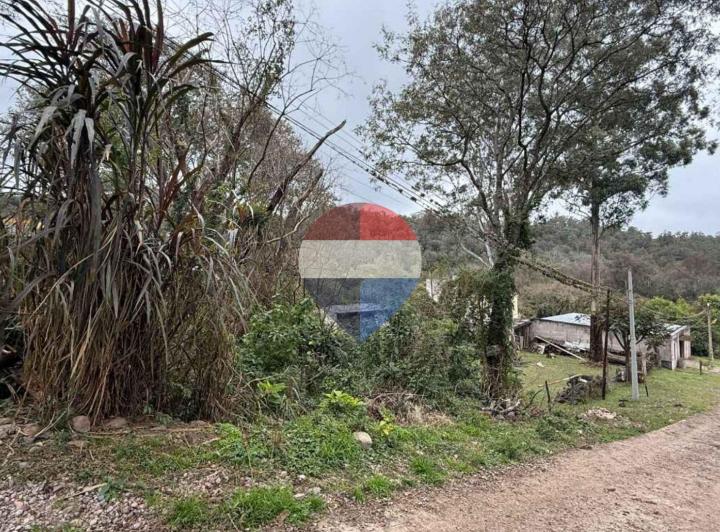 Terreno · 600m²