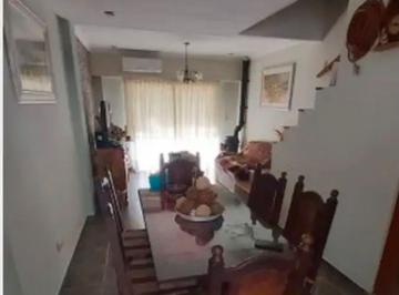 Departamento · 88m² · 3 Ambientes · 1 Cochera · Venta Casa 3 Ambientes en Ramos Mejia