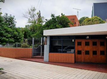 Casa · 254m² · 8 Ambientes · 1 Cochera · Venta Gran Casa en Av Libertador y Alvear. Capital