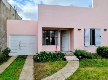 Casa · 124m² · 3 Ambientes · 2 Cocheras · Venta Casa 3 Amb. Gran Parque en Olivera A/credito