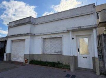 PH · 200m² · 4 Ambientes · 1 Cochera · Venta PH Al Frente 2 Dorm. Cochera Terraza