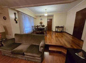 Departamento · 132m² · 4 Ambientes · 1 Cochera · Venta Piso 4 Ambientes con Dependencia Caballito