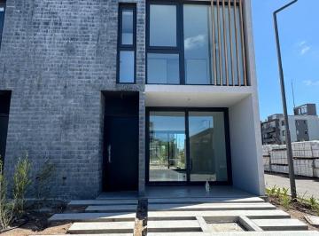 Casa · 129m² · 4 Ambientes · 1 Cochera · Hermoso Duplex a Estrenar!