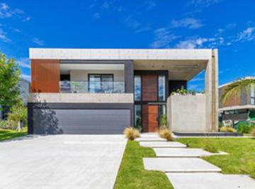 Casa · 350m² · 6 Ambientes · 2 Cocheras · Casa en Venta en Terralagos