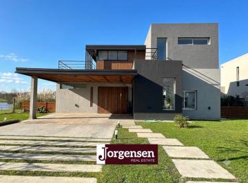 Casa de 6 ambientes, Escobar · Casa Salida Al Río - El Cazal