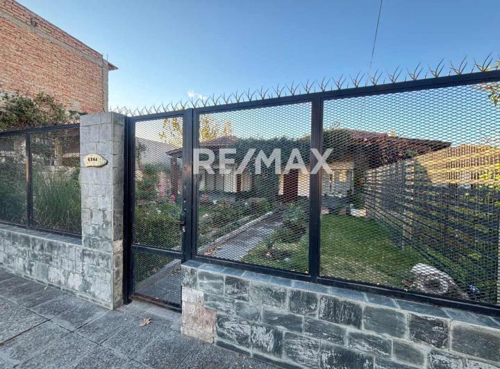 Casa · 172m² · 6 Ambientes · 1 Cochera