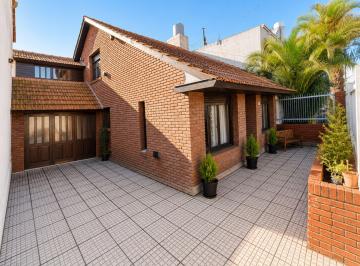 Casa · 183m² · 5 Ambientes · 1 Cochera · Venta Casa 4 Amb C/jardin Constitucion Mdp