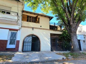 Casa · 153m² · 4 Ambientes · 1 Cochera · Venta Casa 4 Amb Parque V. Pueyrredón A. Credito