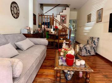 Casa · 111m² · 4 Ambientes · 1 Cochera · Venta Triplex 4 Ambtes. C/cochera y Patio - Lanús