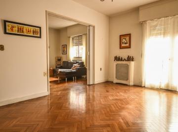 Departamento · 142m² · 7 Ambientes · Venta Apartamento 3 Dorm. + Servicio - Centro