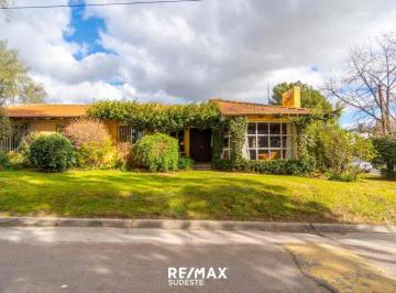 Casa · 203m² · 5 Ambientes · 2 Cocheras · Venta Casa Altos de Palihue