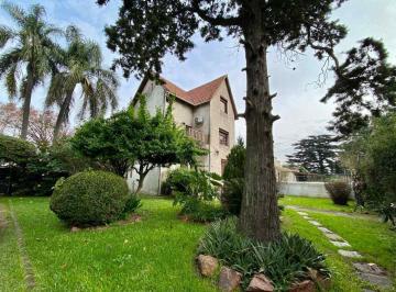 Casa · 272m² · 8 Ambientes · 1 Cochera · Se Venden 2 Casas 1 y 3 Dorm. Colón P, Único