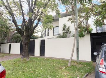 Casa · 190m² · 7 Ambientes · 1 Cochera · Venta Casa 7 Amb Jardín Piscina Don Torcuato