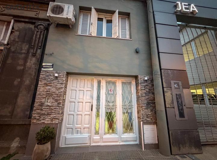 Casa · 122m² · 4 Ambientes · 1 Cochera