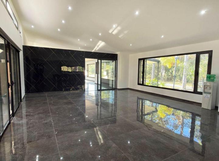 Casa · 290m² · 7 Ambientes