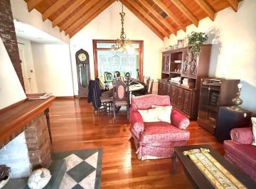 living · Hermosa Casa en Quilmes Residencial