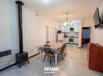 Casa · 190m² · 4 Ambientes · 3 Cocheras · Venta Casa 3 Dormi. Amplio Parque y Cocher Aquincho