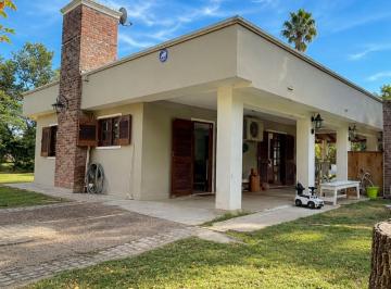 Quinta vacacional · 69m² · 2 Dormitorios · 1 Cochera · Venta de Quinta en Barrio Cumehue
