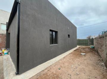 Casa · 61m² · 3 Ambientes · Venta Casa 2 Dorm. - La Martina General Roca