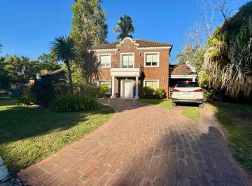 Casa · 74m² · 5 Ambientes · 2 Cocheras · Venta Casa 5 Ambientes La Reja Barrio Cerrado