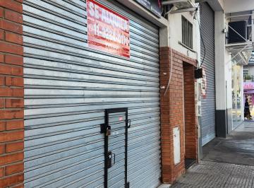 Local comercial , Villa Riachuelo · Gran Local Comercial de 170 m² Aprox. en Zona Céntrica Comercial